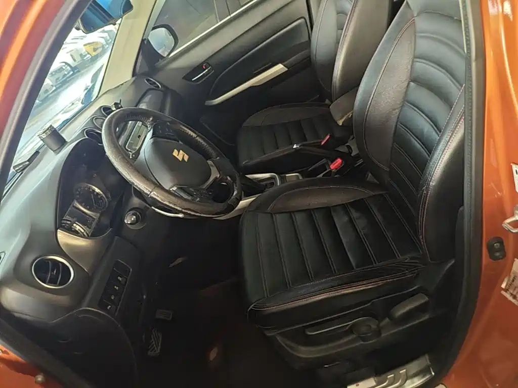 Фото 15 - Suzuki Vitara
