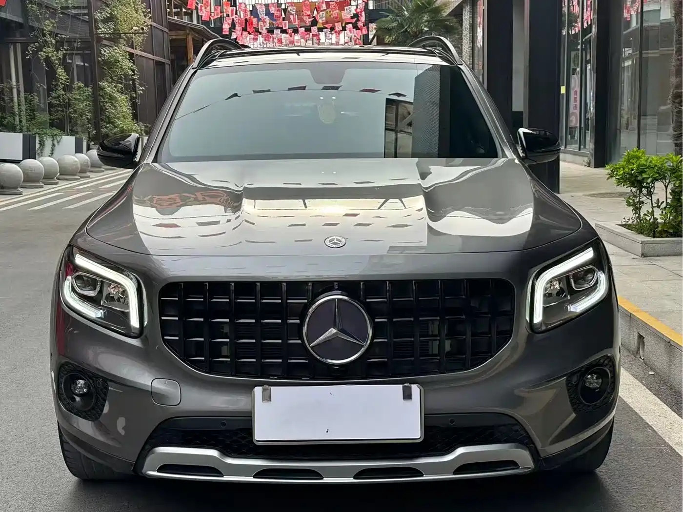 MERCEDES-BENZ GLB