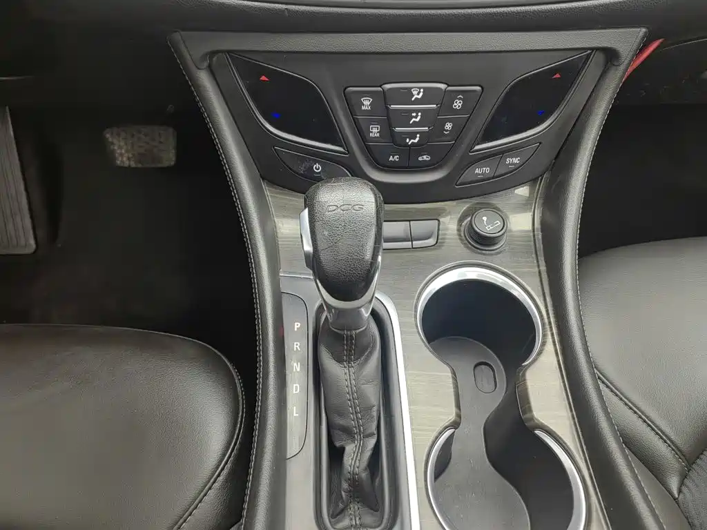 Фото 13 - Buick Envision Plus