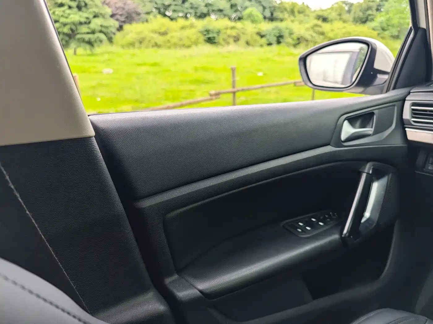 Peugeot 408 2014 1.8L Automatic Luxury Edition фото 16