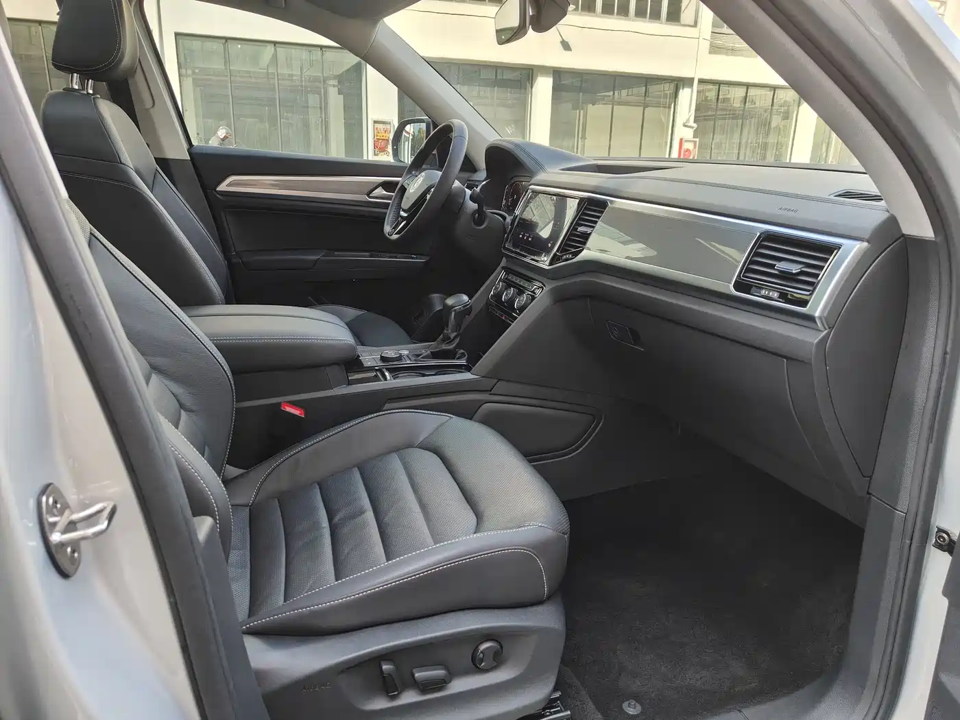 Volkswagen Teramont 2020 380TSI 4WD Luxury Edition China VI фото 17