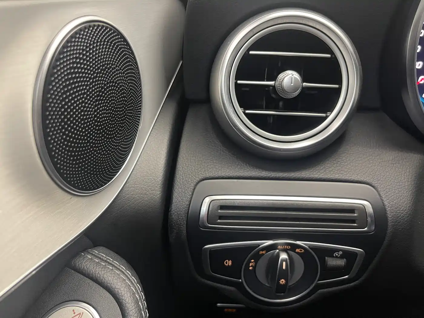 Mercedes-Benz GLC 2022 Facelift II GLC 260 L 4MATIC Sport Model фото 16