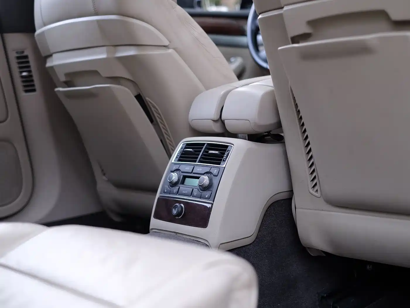 Audi A8 2008 A8L 3.2 FSI Luxury фото 60