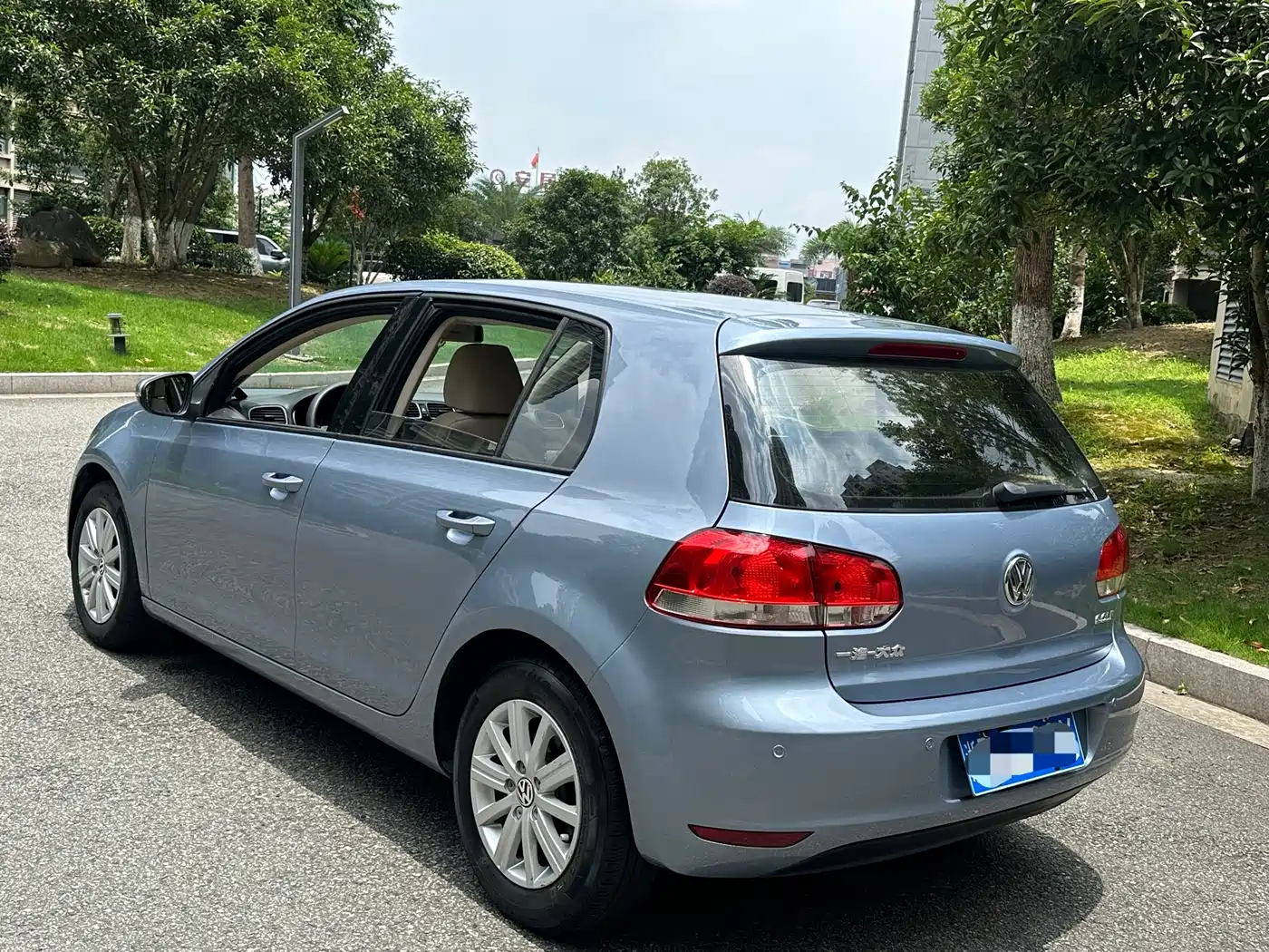 Фото 5 - Volkswagen Golf