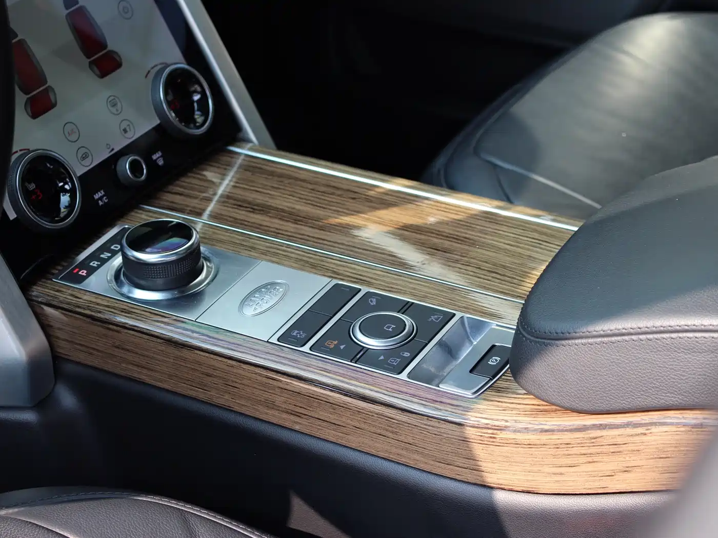 Land Rover Range Rover 2019 3.0 SC V6 Golden Age Edition фото 11