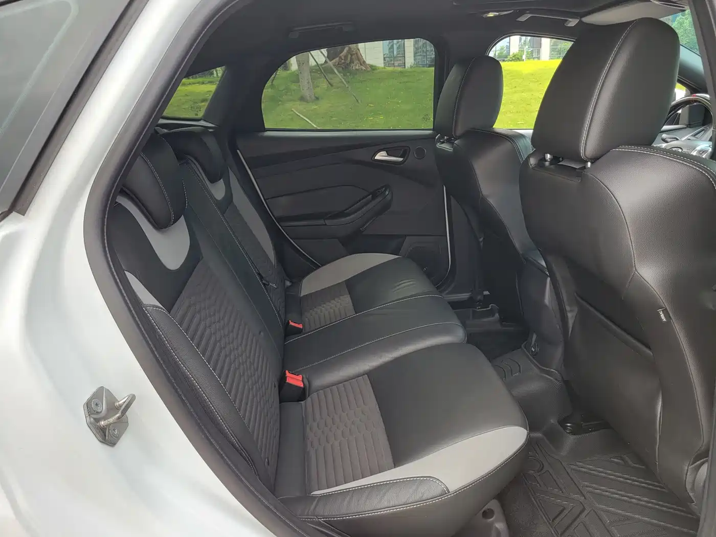 Ford Focus (Import) 2014 2013 2.0T ST Standard Edition