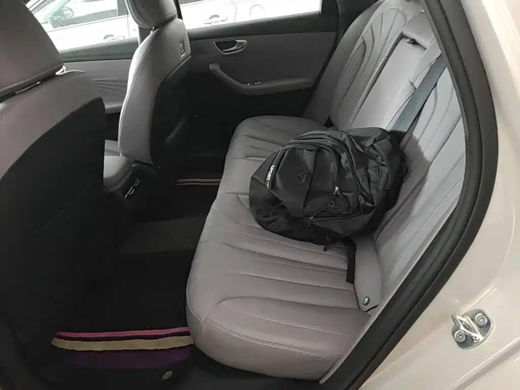 Roewe M7 DMH 2025 2025 1.5T 115km Mid-range