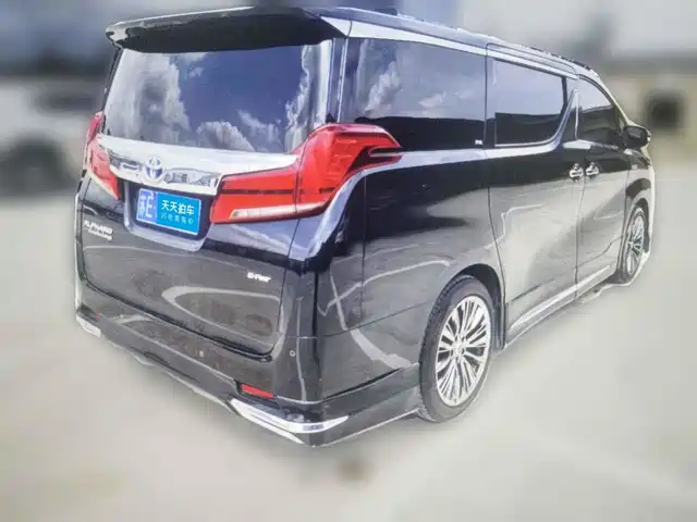 Toyota Vellfire 2023 Crown Hybrid 2.5L HV Premium — фото 2