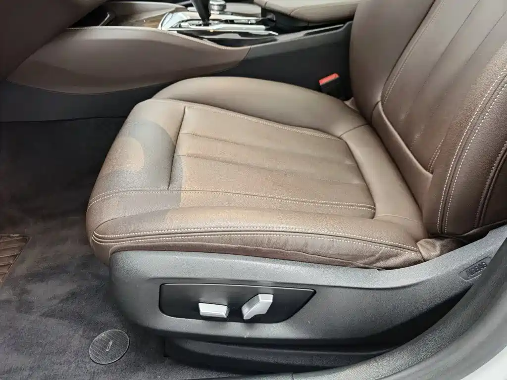 Фото 20 - BMW 5 Series