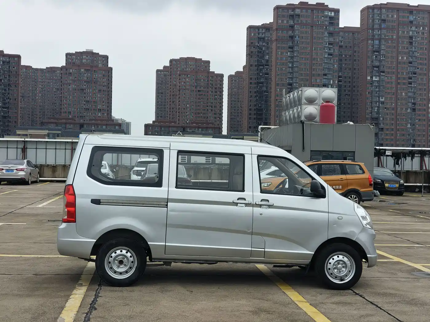 Wuling Motors Wuling Rongguang S 2022 2022 1.2L Standard AC Version 5-seat LSI
