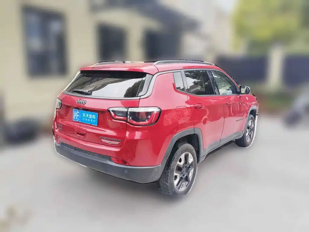 Фото 2 - Jeep Compass