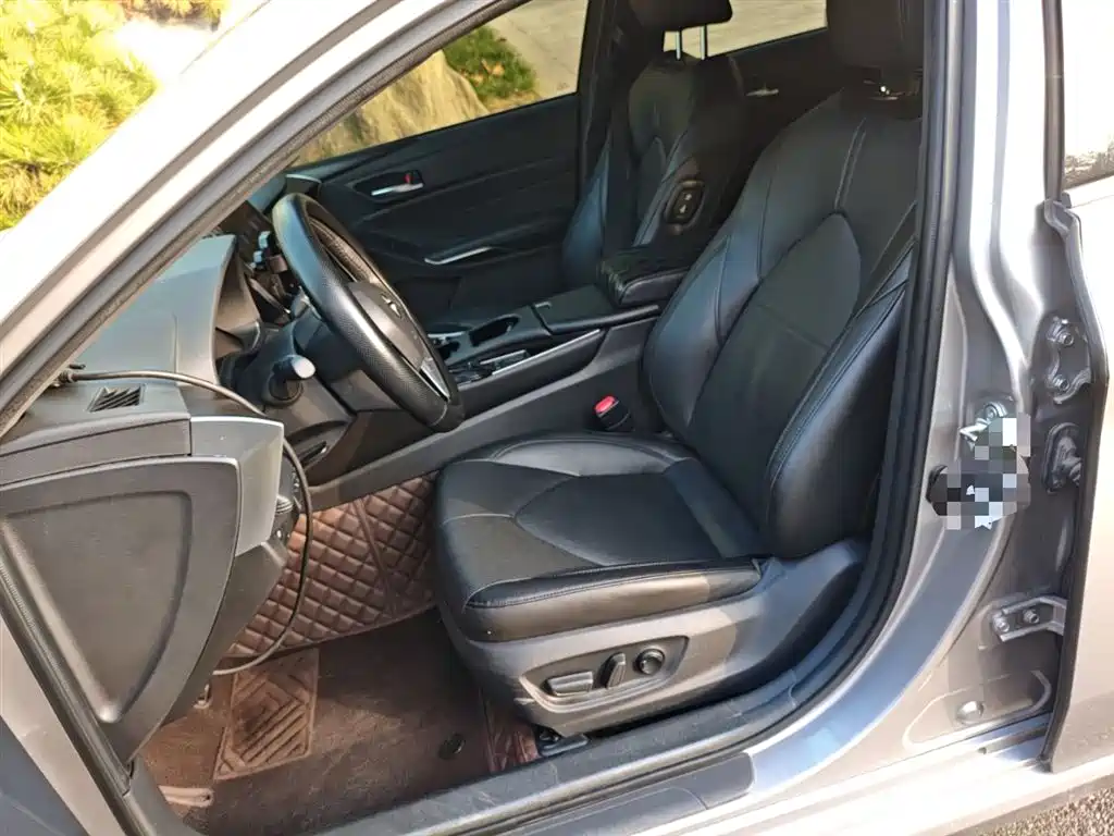 Toyota Avalon 2022 2.0L Luxury Edition фото 8
