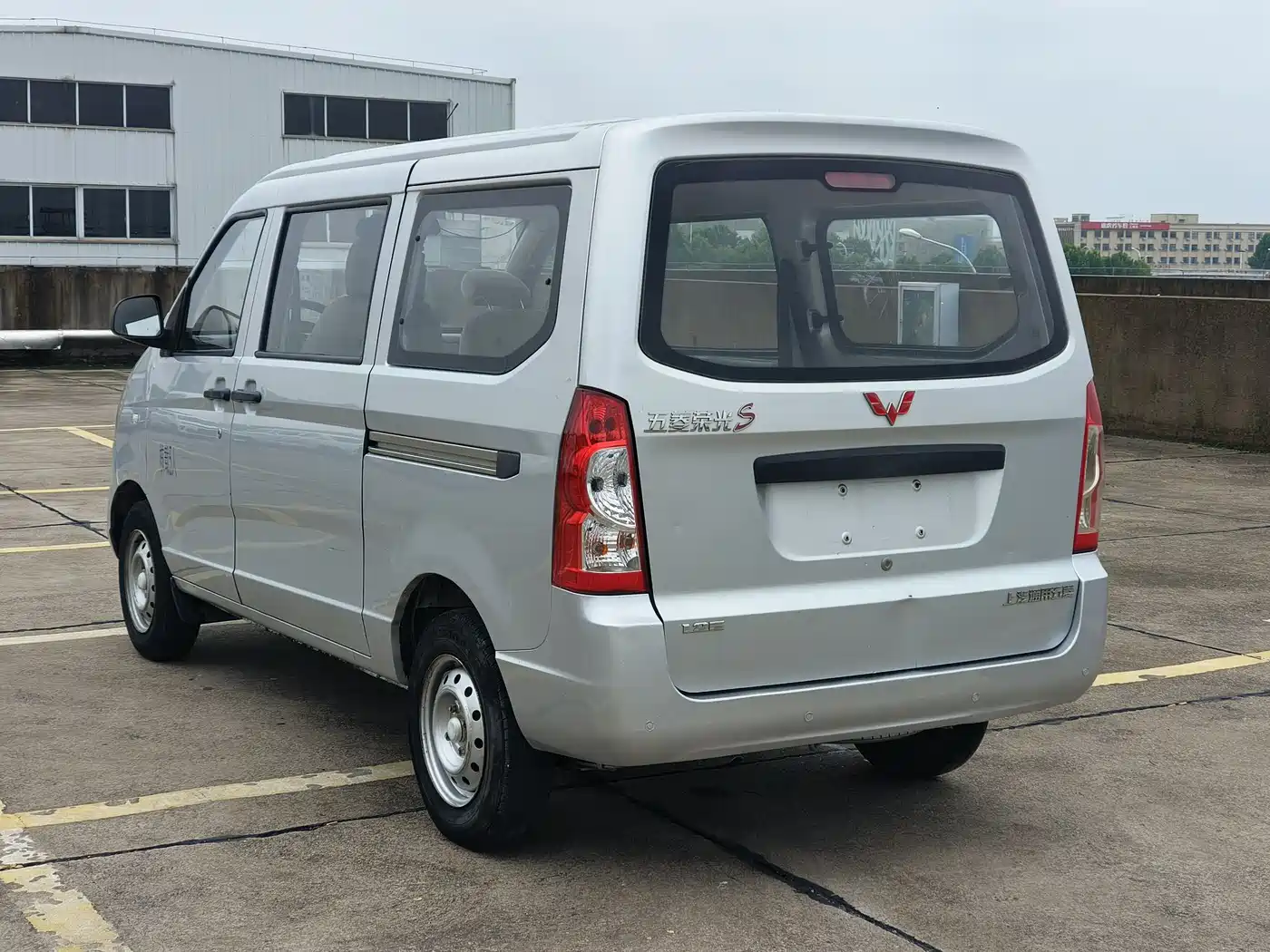 Wuling Motors Wuling Rongguang 2018 2017 1.2L Extended Basic