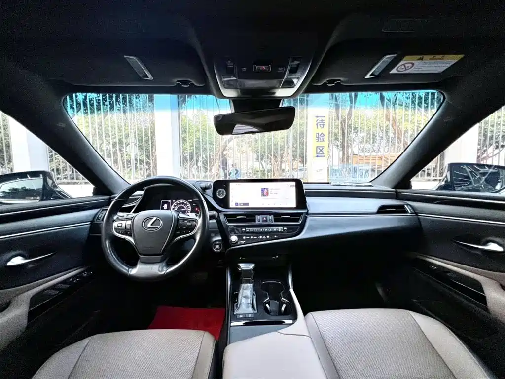 Lexus ES 2023 200 Excellence Edition фото 5