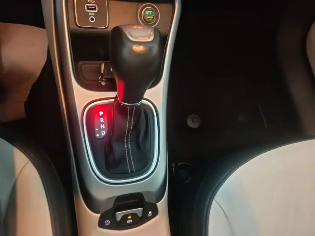 Фото 14 - Jeep Compass