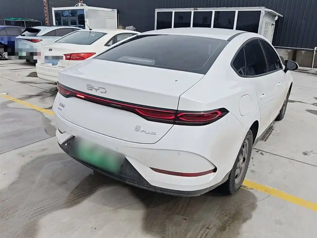 BYD Qin PLUS 2025 DM-i Smart Drive 55KM Leader фото 7