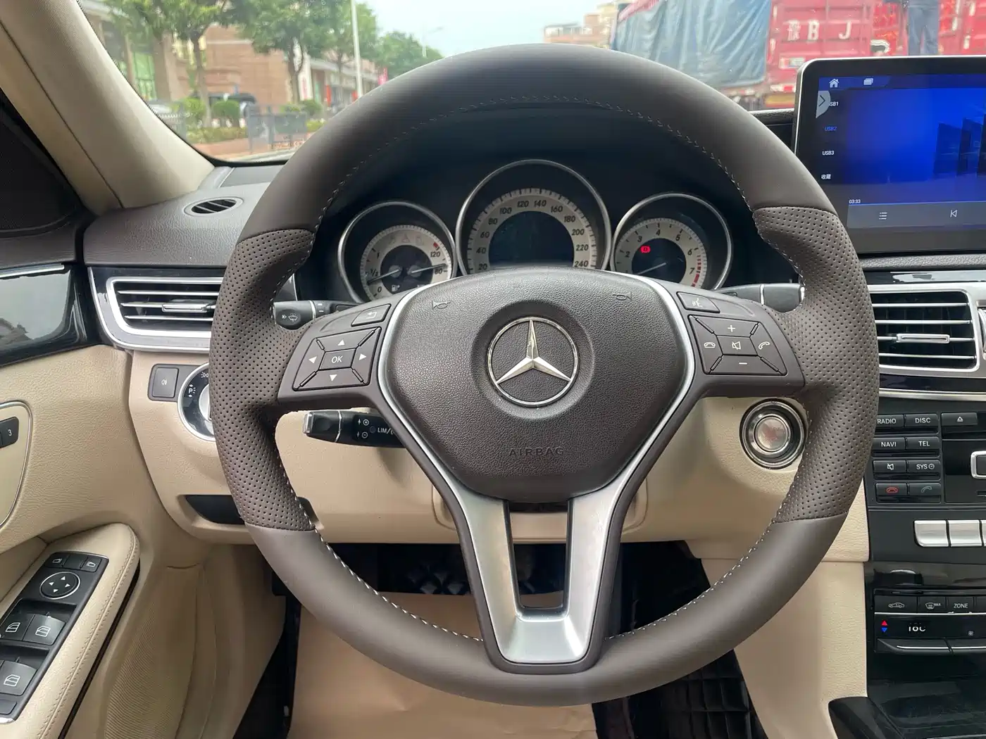 Mercedes-Benz E-Class 2014 E 260 L Sport фото 12