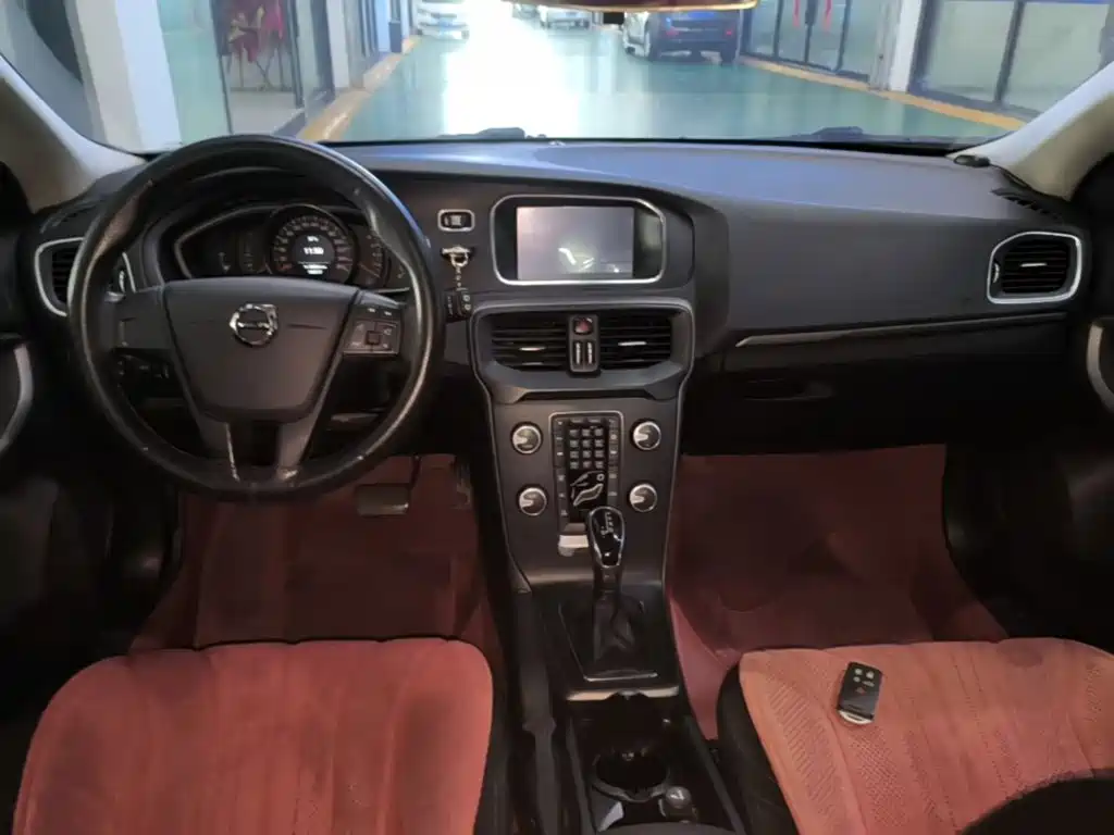 Volvo V40 2017 2017 T3 Momentum