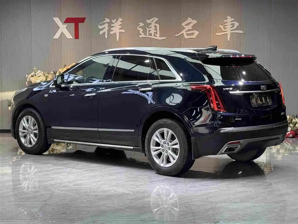 Фото 18 - Cadillac XT5