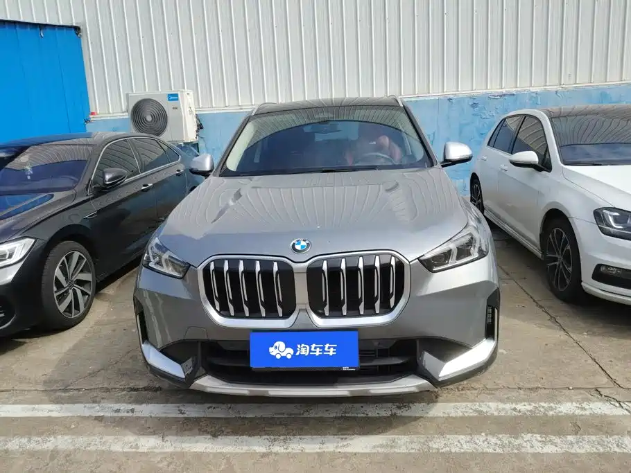 Photo 2 - BMW X1