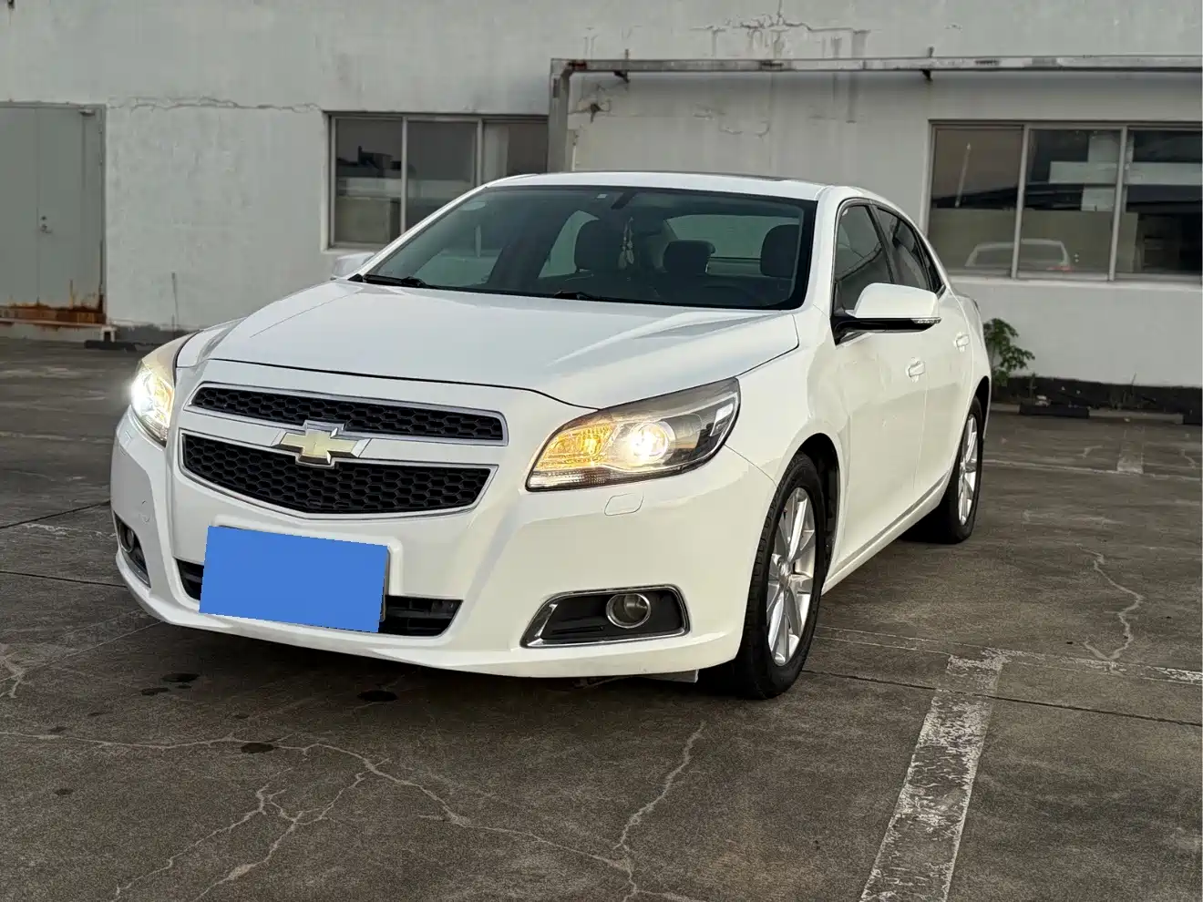 Photo 1 - Chevrolet Malibu