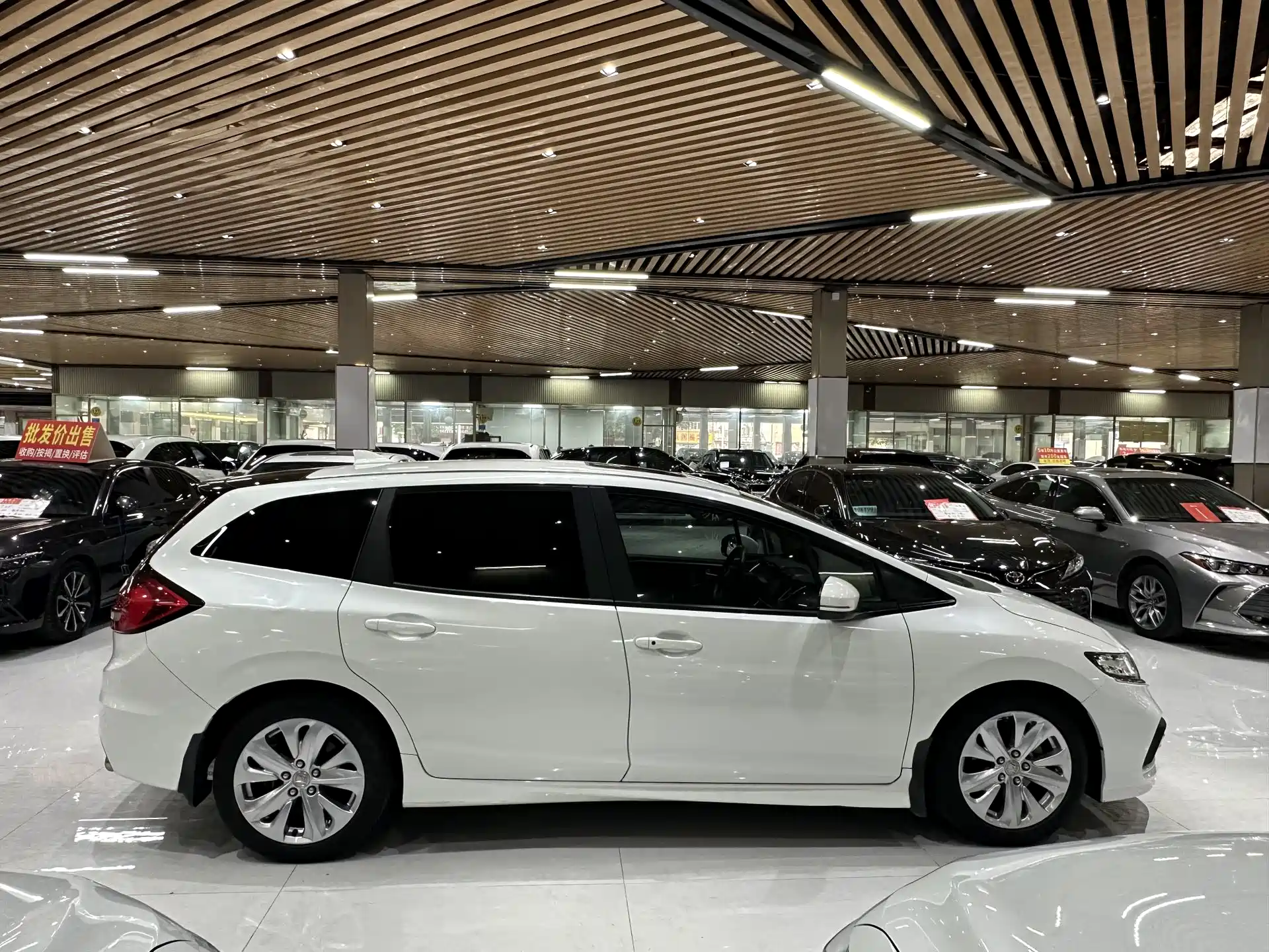Фото 5 - Honda Jade