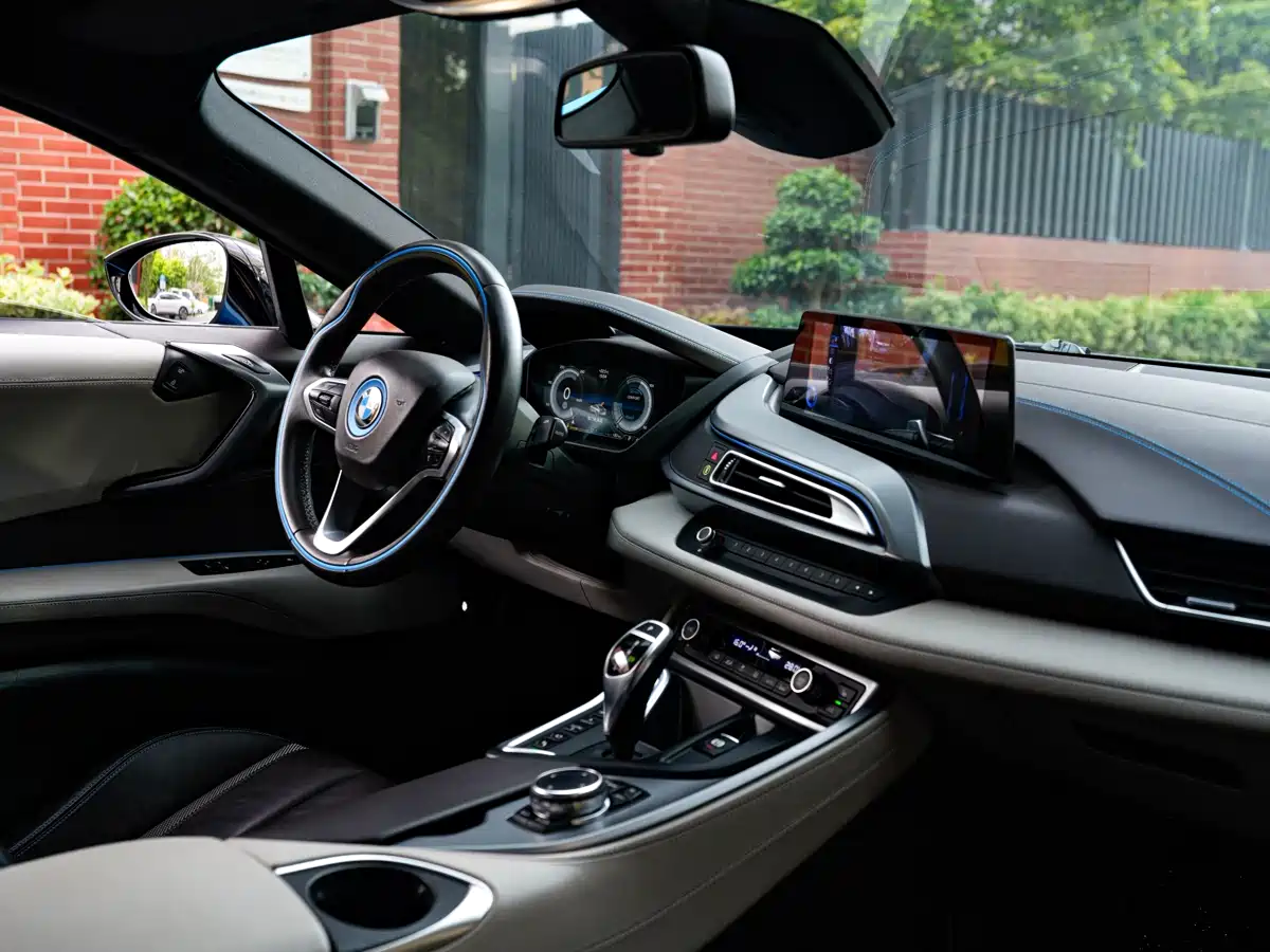 BMW i8 2014 Standard фото 10