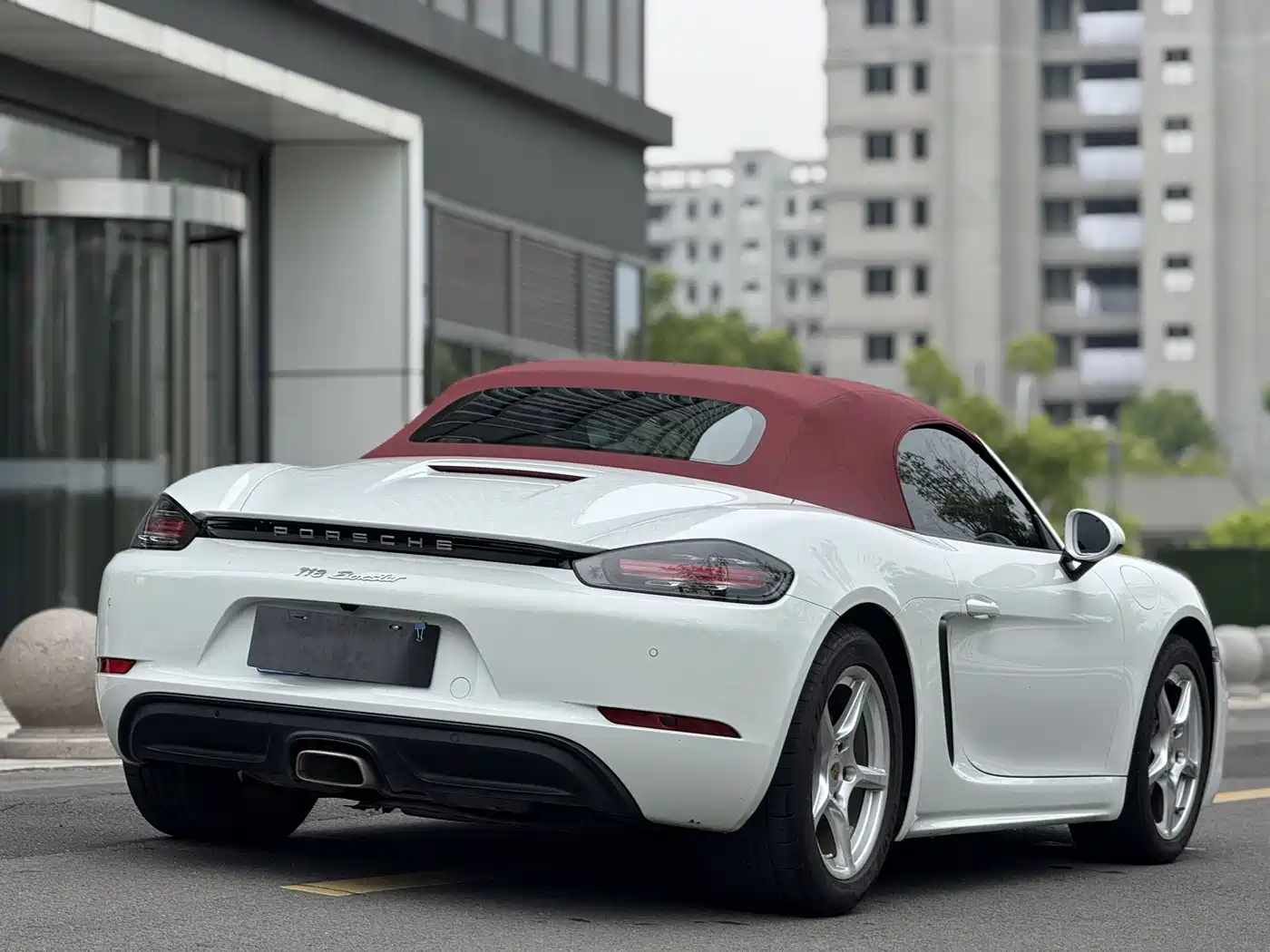 PORSCHE 718