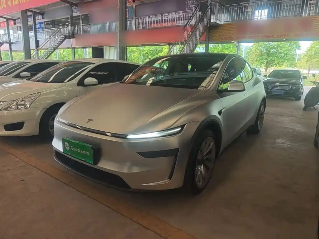 Фото 2 - Tesla Model Y