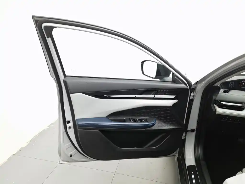 Changan UNI-V iDD 2023 2023 ZhiDian iDD 1.5T 113km Smart Fun Edition