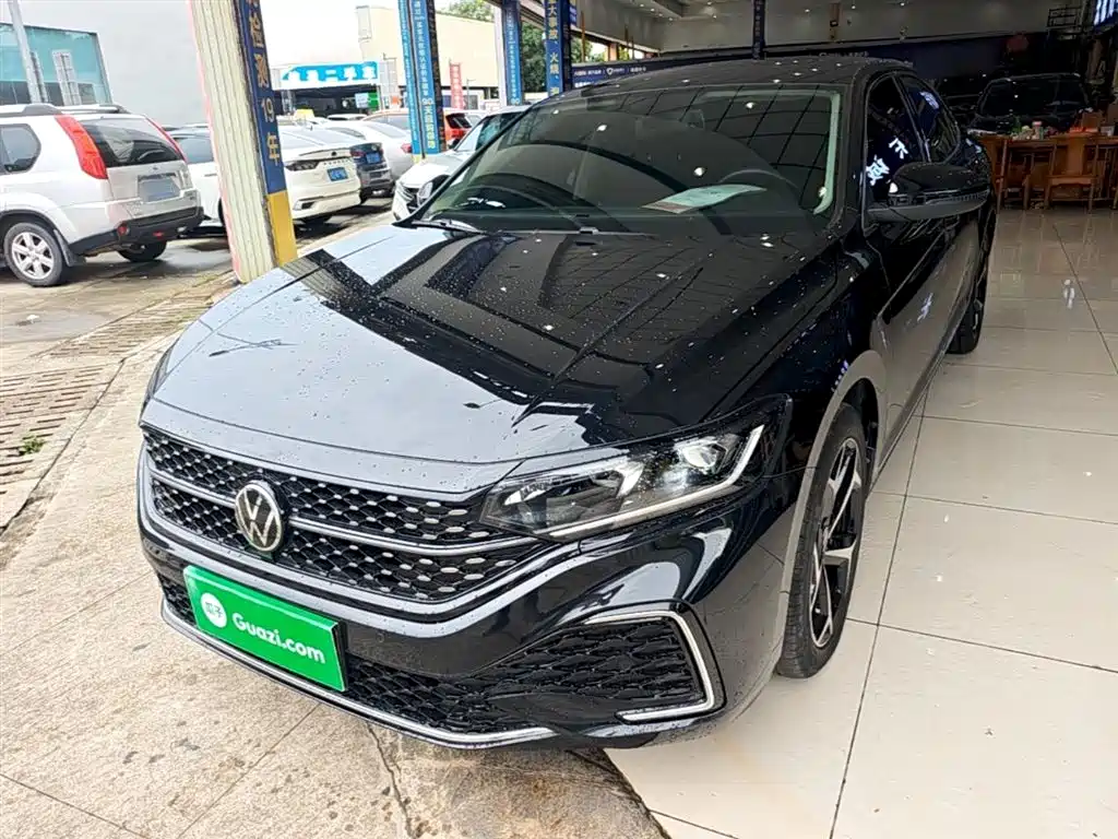 Volkswagen Passat 2024 330TSI Starlight Elite Edition
