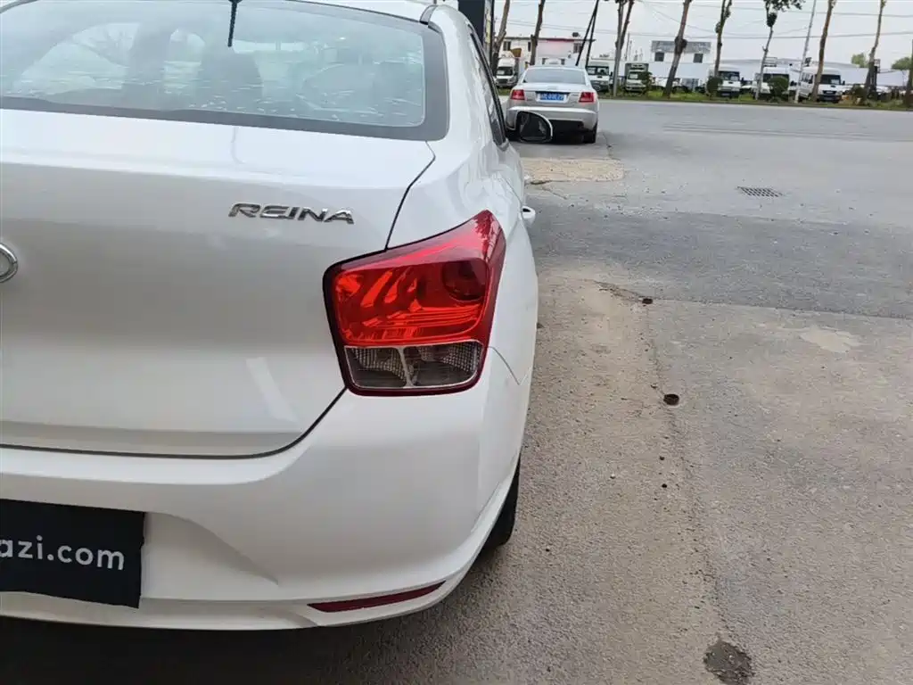 HYUNDAI RENA