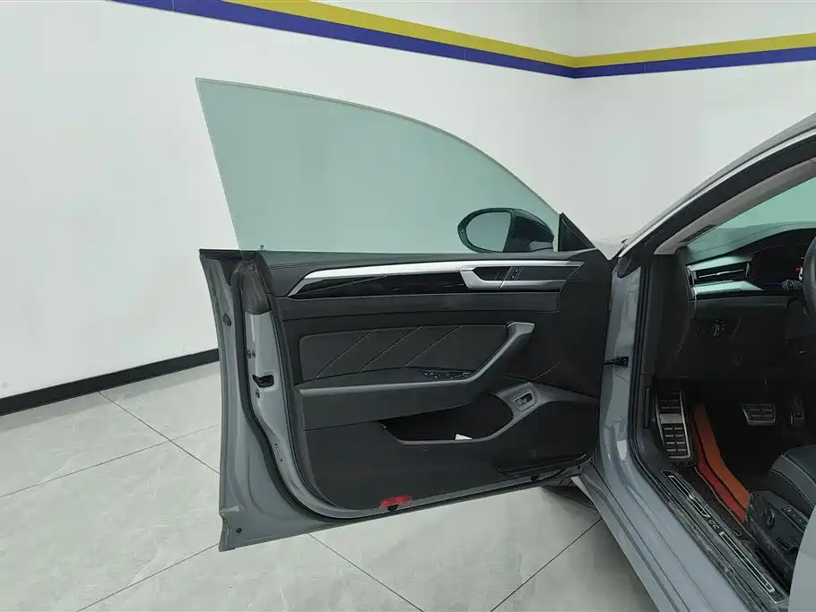 Volkswagen FAW-Volkswagen CC 2023 380TSI Eye-catching Edition фото 7