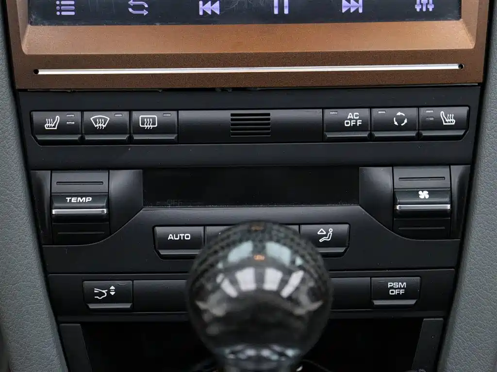 Porsche 911 2010 Targa 4 3.6L фото 16