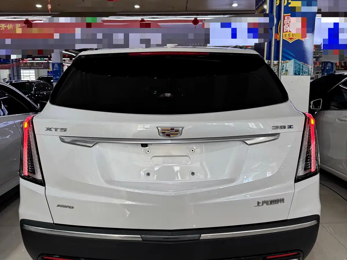 Фото 7 - Cadillac XT5