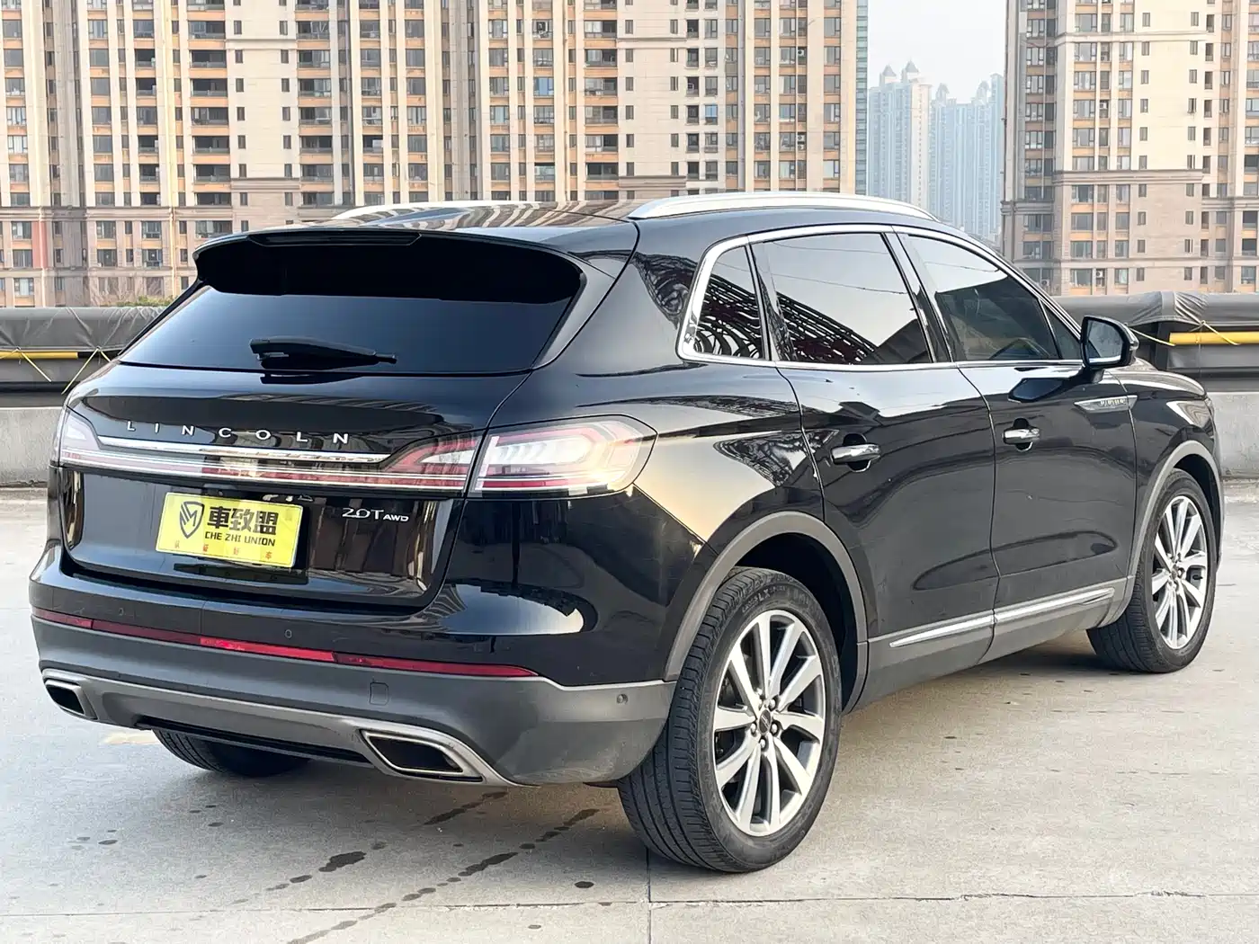 LINCOLN NAVIGATOR (IMPORT)