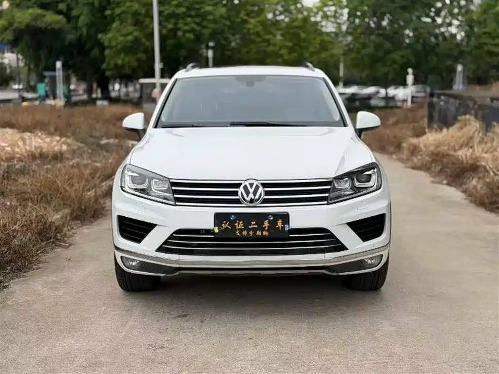 Volkswagen Touareg 2015 3.0TSI Standard Edition фото 2