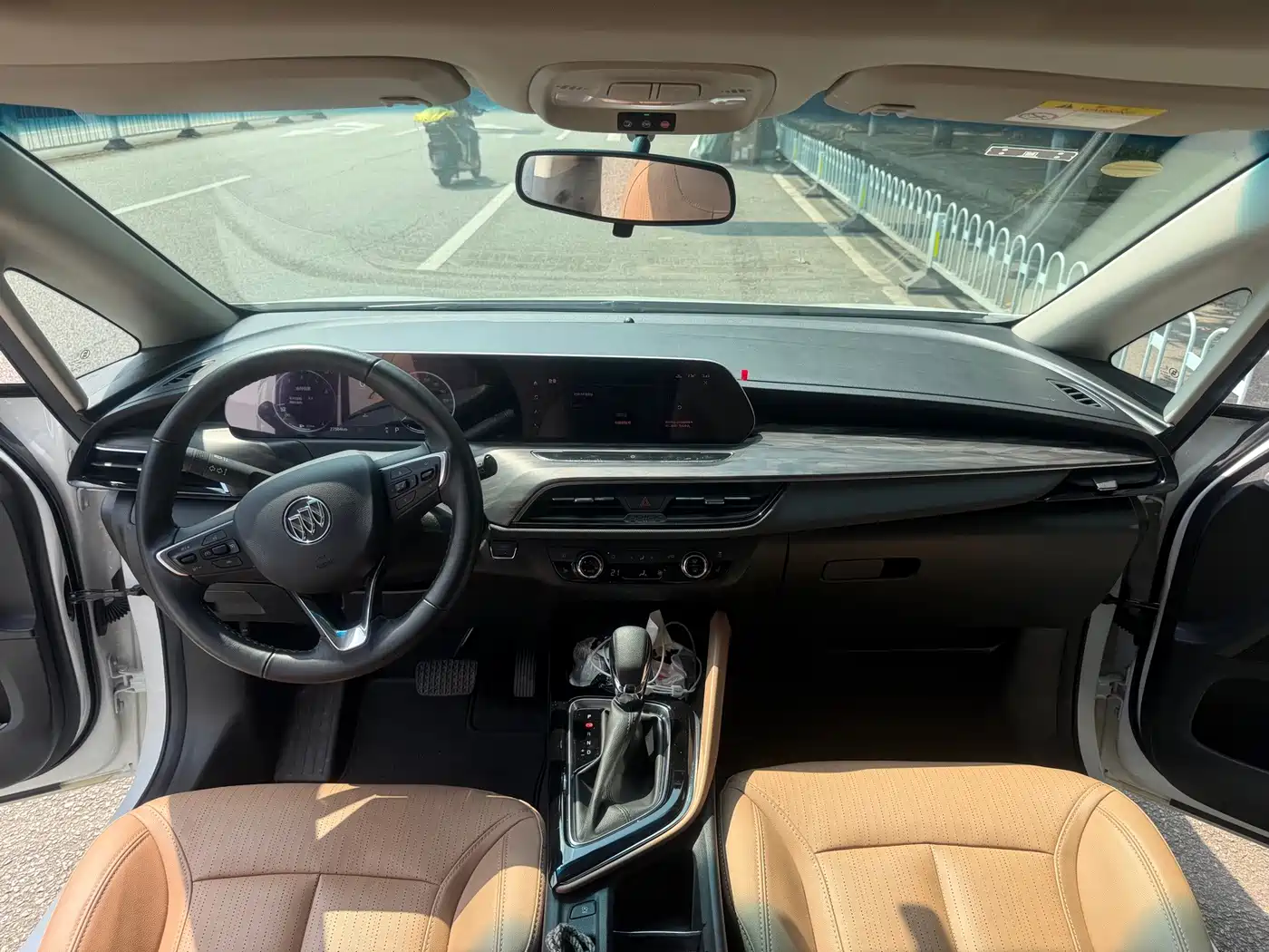 Buick GL6 2023 2021 323T Mild Hybrid Connected Premium Trim