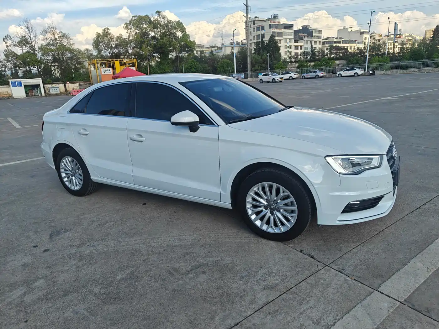Audi A3 2016 Limousine 35 TFSI Progressive фото 3