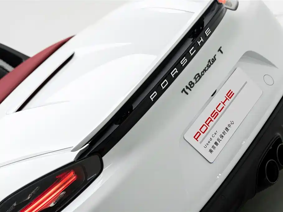 PORSCHE 718