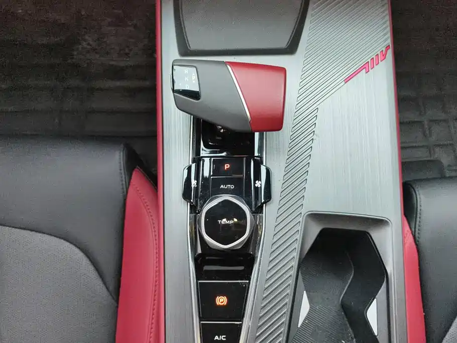 Фото 16 - Changan Oshan Z6