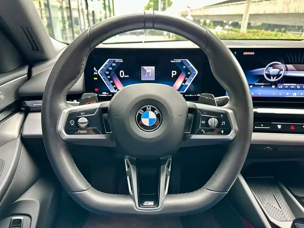 Photo 9 - BMW 5 Series