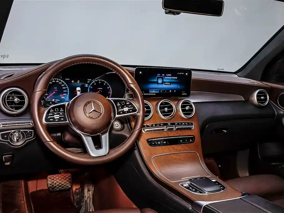Mercedes-Benz GLC 2022 Facelift GLC 300 L 4MATIC Dynamic Collector's Edition фото 20