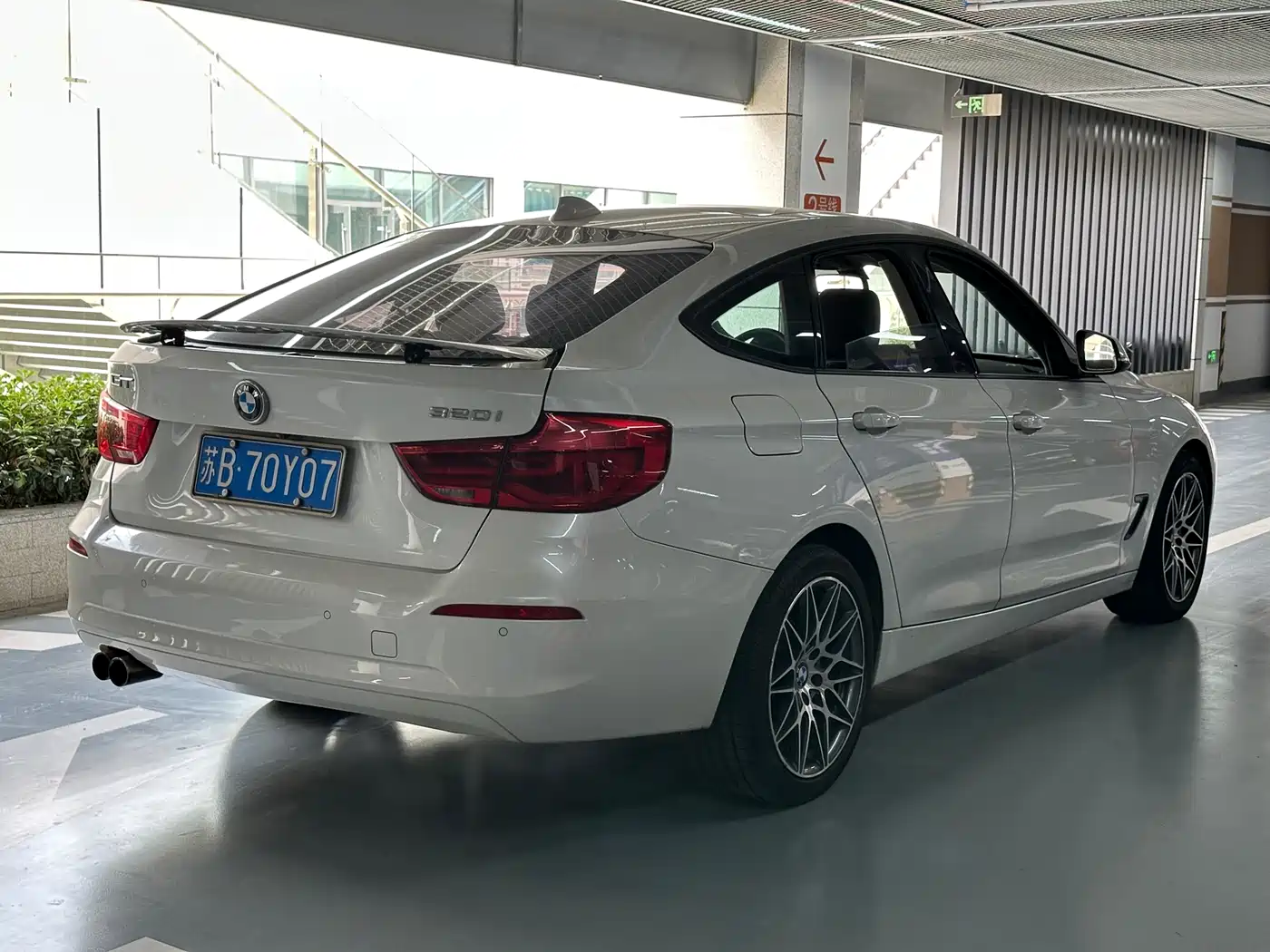 BMW 3 Series GT 2018 320i Fashion фото 5