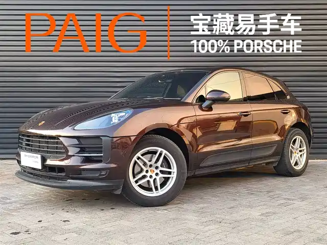 PORSCHE MACAN