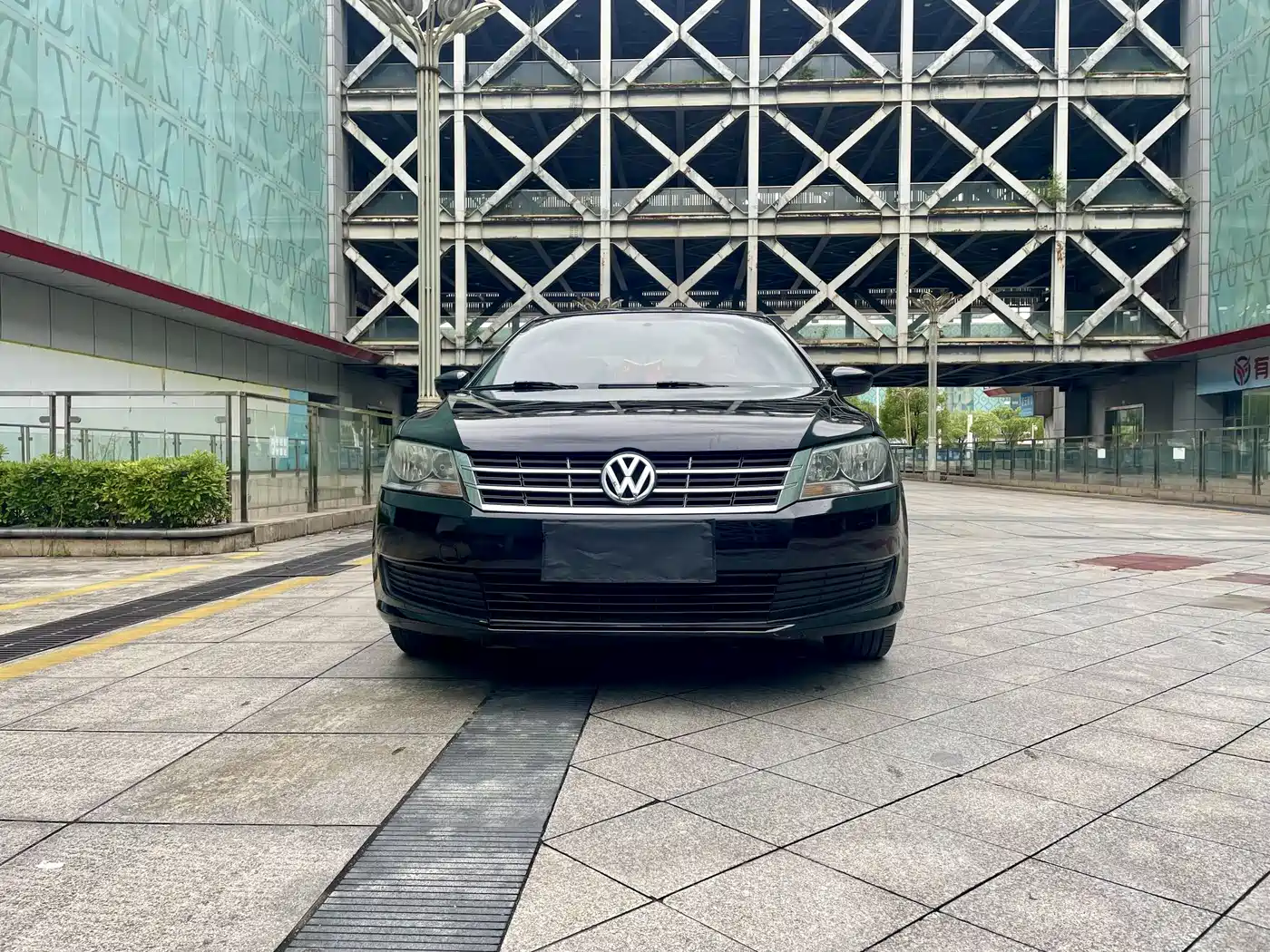 Volkswagen Lavida 2015 1.6L Automatic Trend Edition фото 2