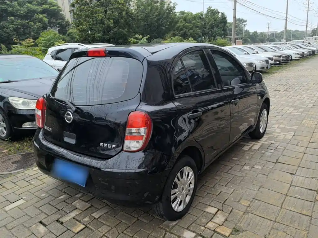 Nissan March 2016 2010 1.5L Automatic Easy Shine Edition