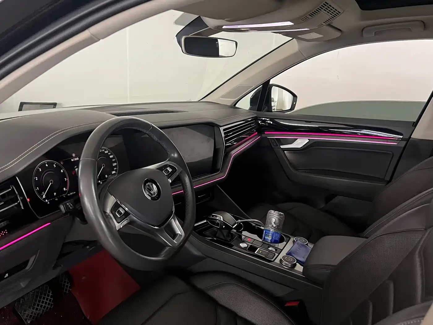 Volkswagen Touareg 2019 3.0TSI Sharp Edge Edition China VI фото 8