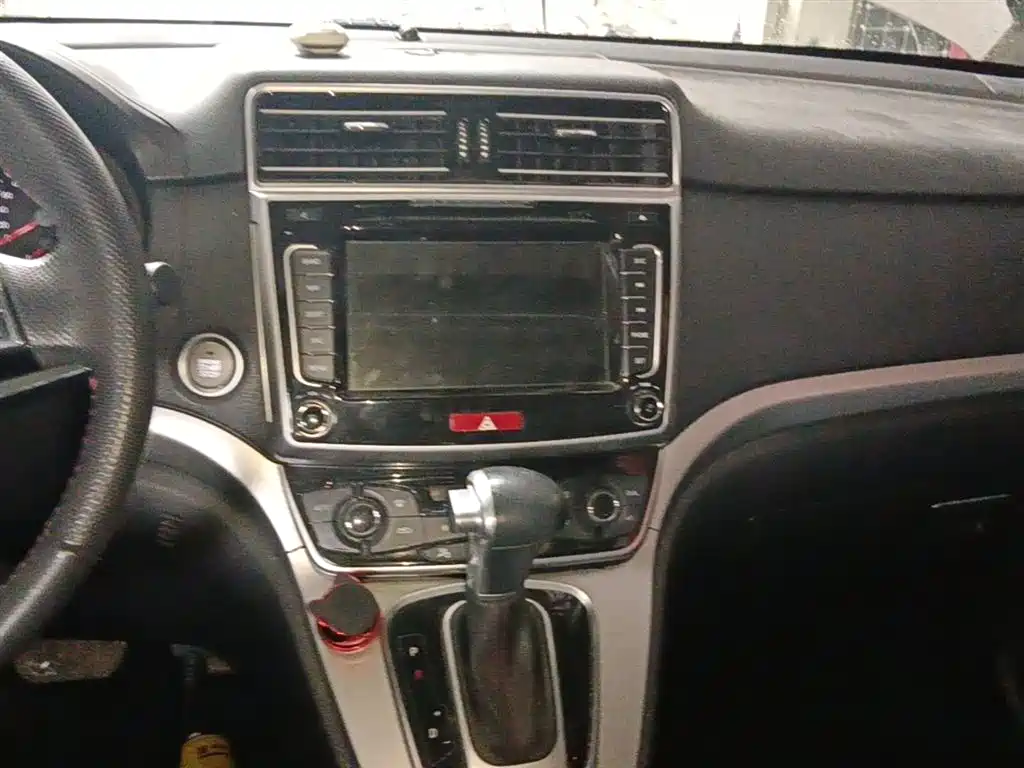 Haval M6 2017 1.5T Automatic 2WD Elite фото 13