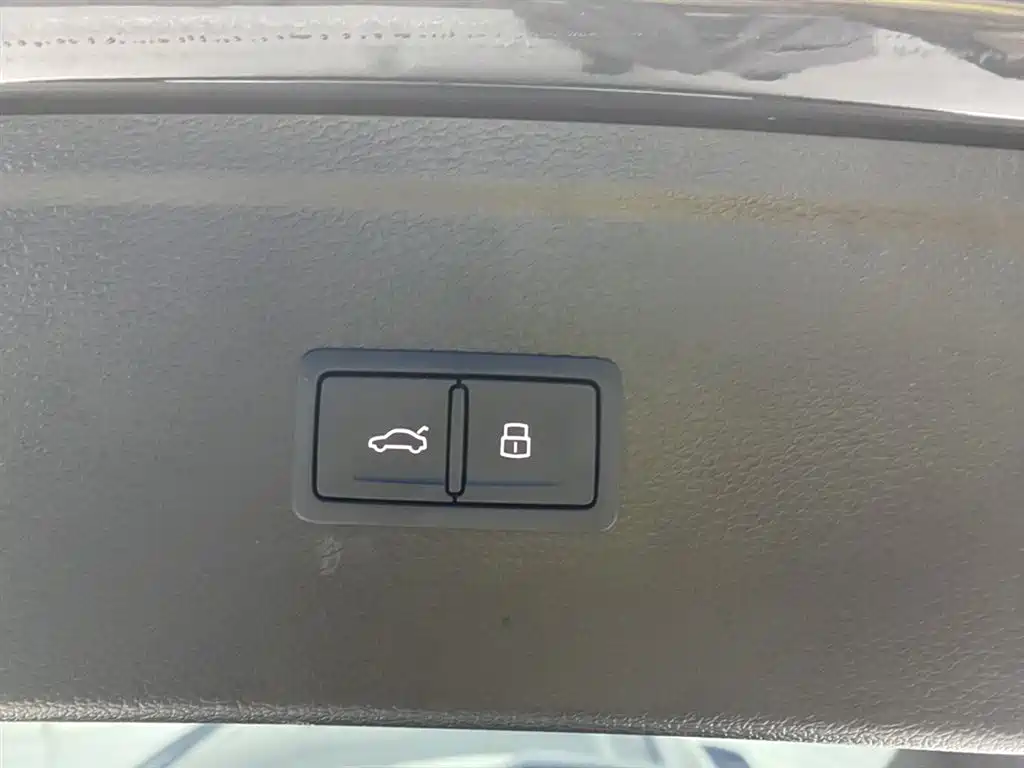 Audi Q5L 2024 Model 45 TFSI Luxury Dynamic фото 33